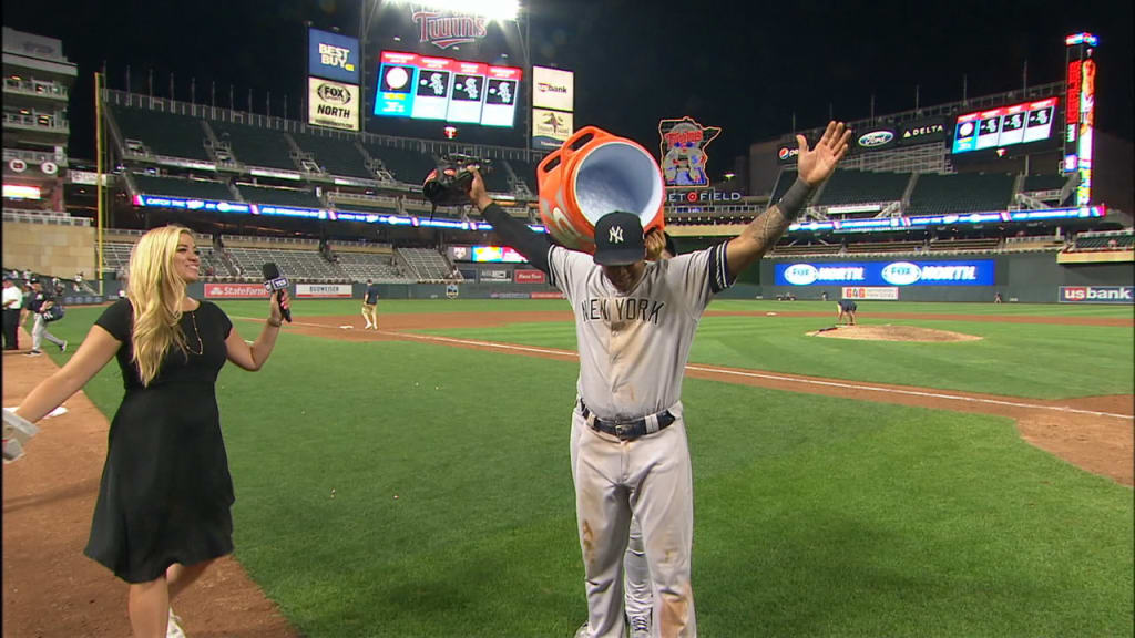 Aaron Hicks secures victory for Yankees with all-out diving catch