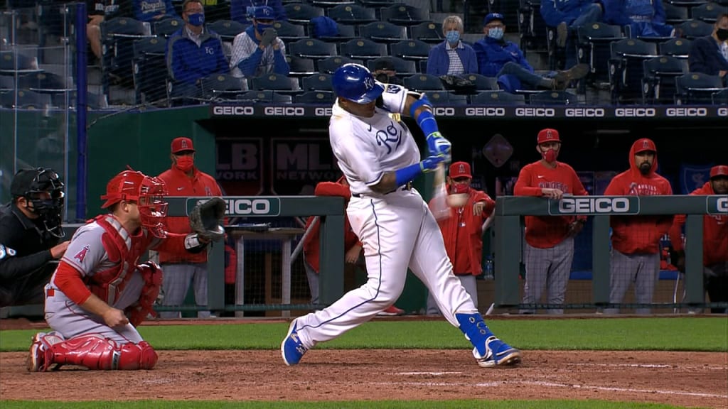 Salvador Perez powers Royals to 10-3 victory over Tigers