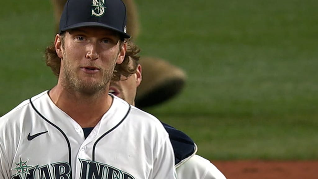 Tyler Anderson's strong start leads Mariners over A's