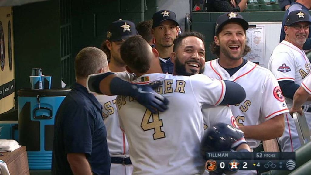 Astros seal home opener with gold-plated win