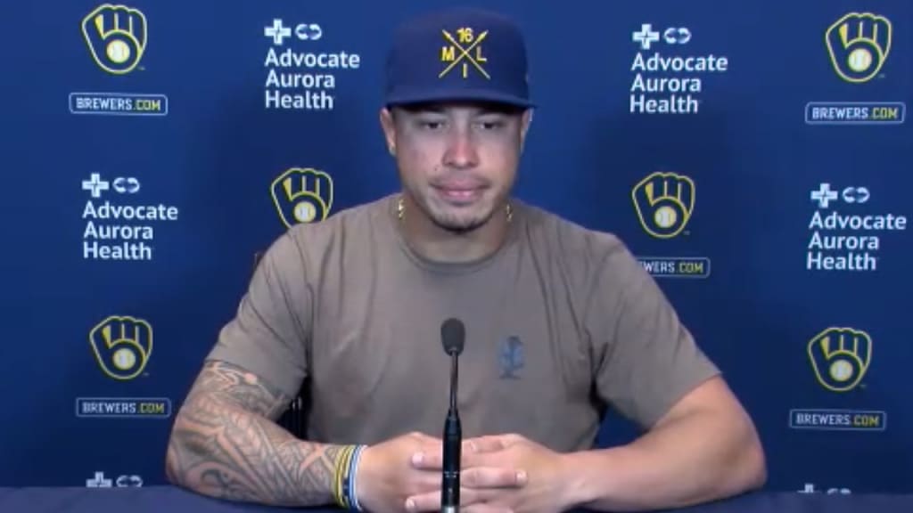 Brewers' Kolten Wong tweaks troublesome oblique, could be headed for IL