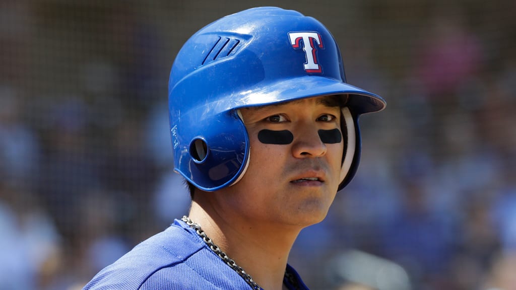 The Rangers' Shin-Soo Choo strained his right calf while running during batting practice Saturday. (AP)