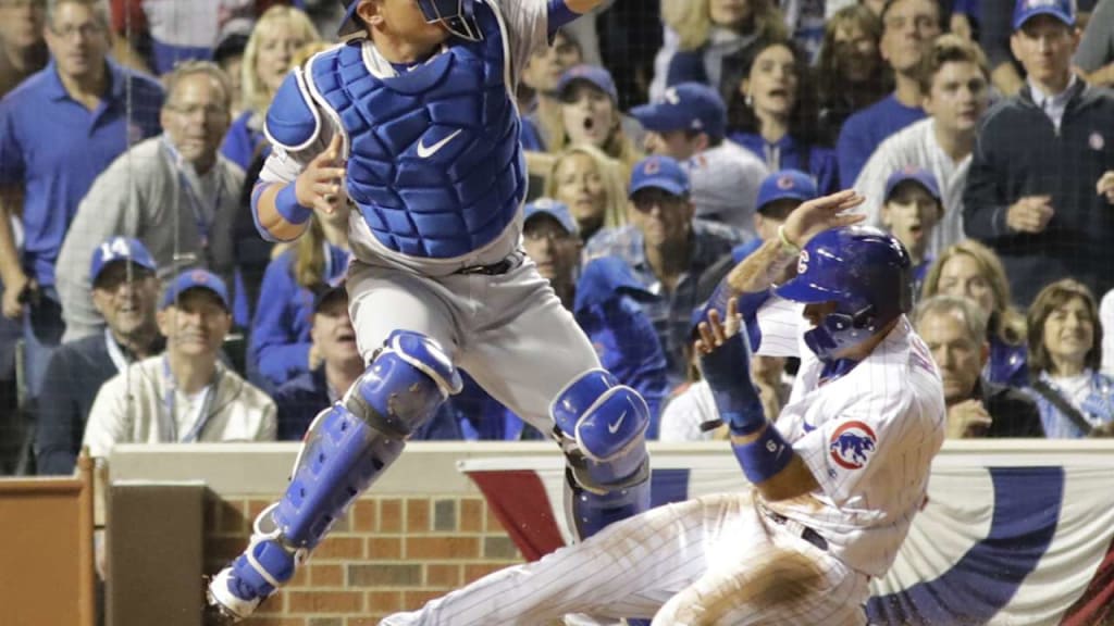 Cubs' Javier Baez steals home in NLCS Game 1