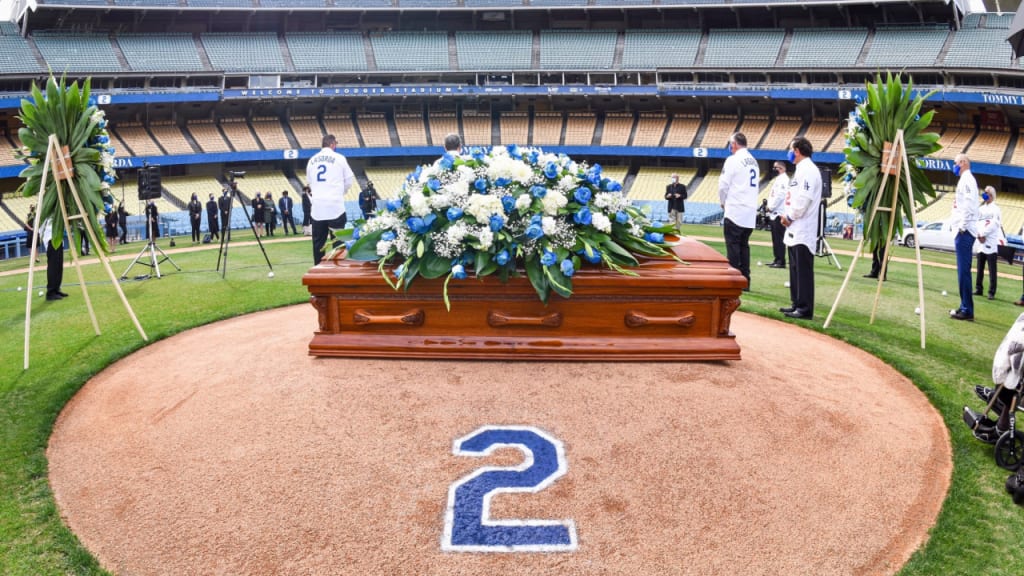 Dodger Stadium alberga ceremonia fúnebre de Lasorda