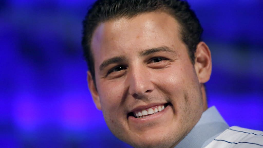 Anthony Rizzo took to Twitter to invite fans to submit a video to win two tickets to a Cubs game. (AP)