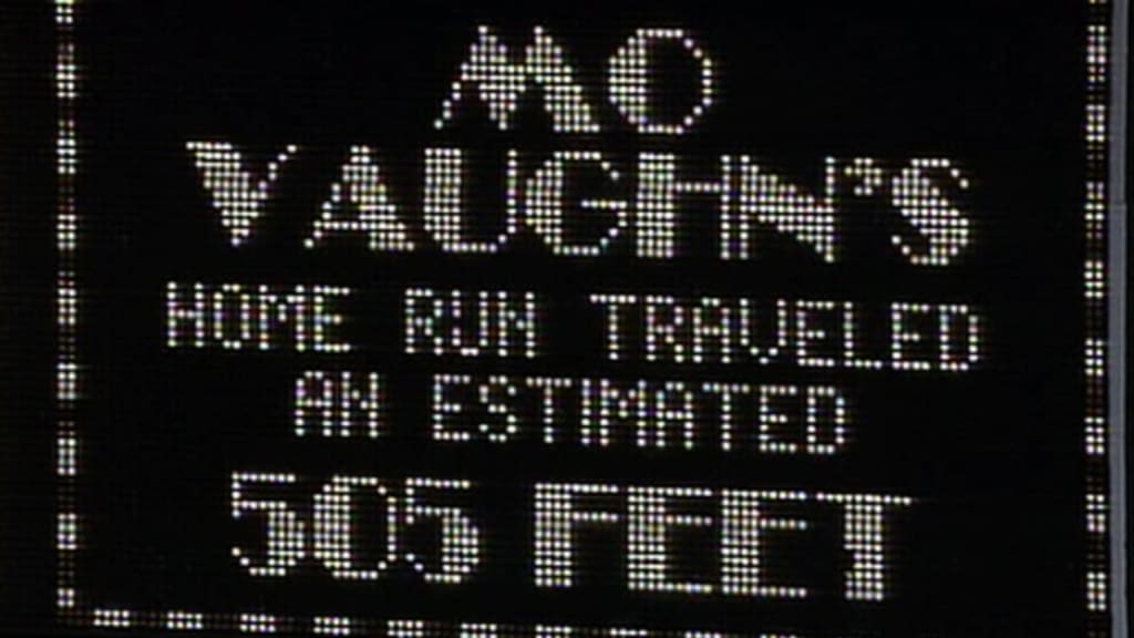 Mo Vaughn hitting absolute moonshots! 