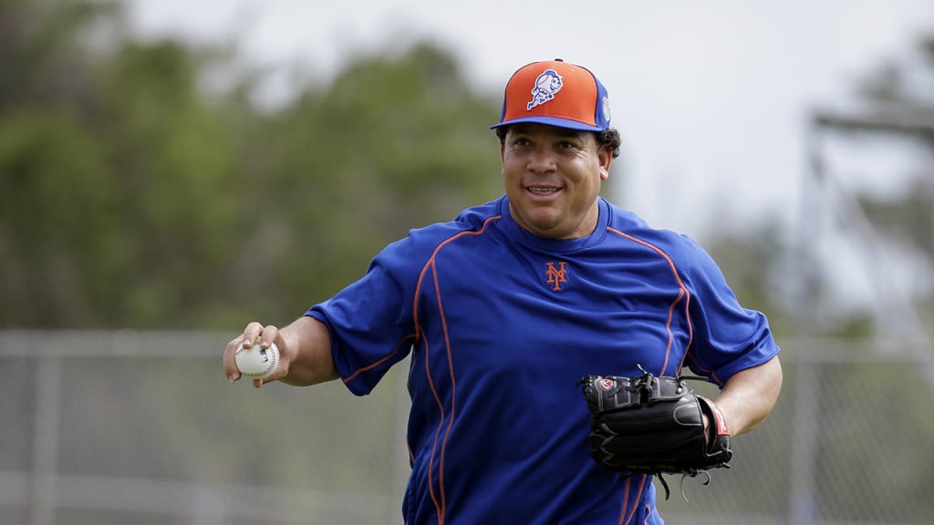 Izturis retires, leaving Bartolo Colon as last active former Expos player 