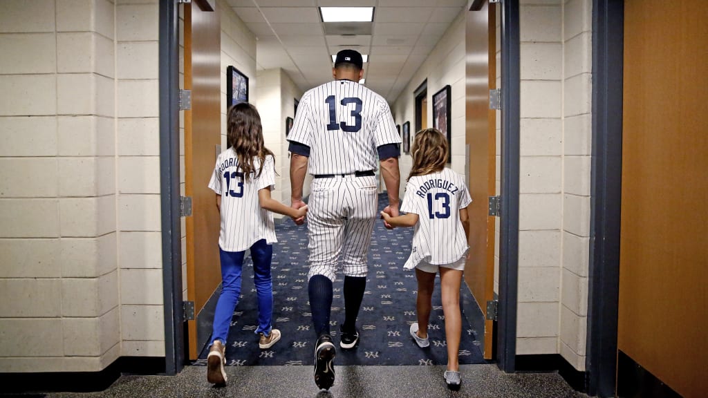 Alex Rodriguez and his daughters on the last day of his career