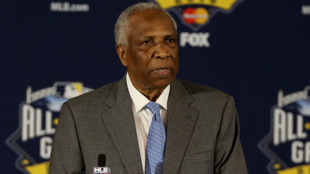 Hall of Famer Frank Robinson finished his career with 586 home runs, which ranks 10th on the all-time list. (Getty)