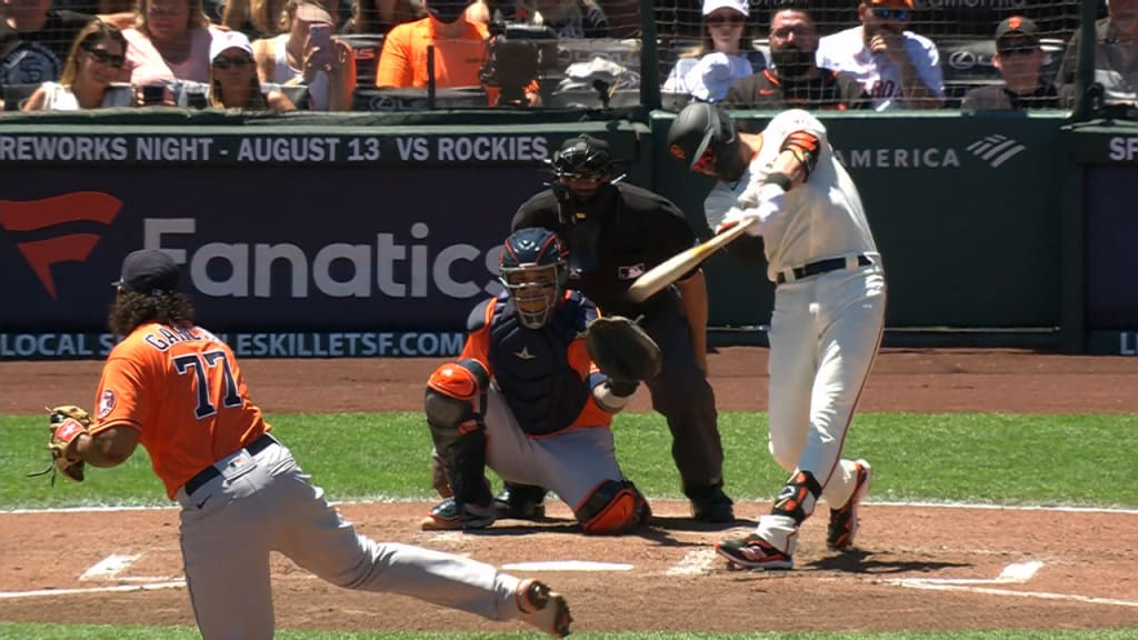 Bryant's first homer as a Giant