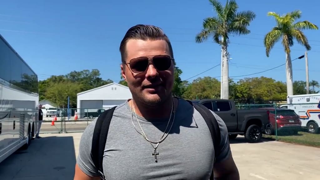 Padres' Luke Voit on thicc physique, holding a clubhouse accountable,  playing on West Coast & more 