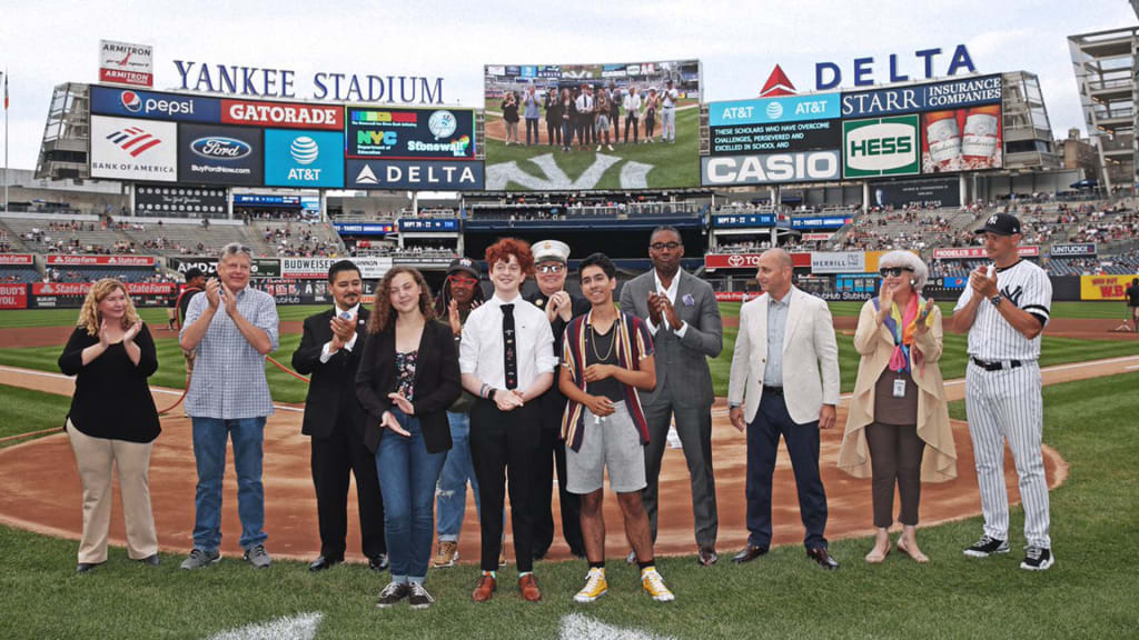 MLB unveils 'Field of Dreams' stadium, uniforms for Yankees, White