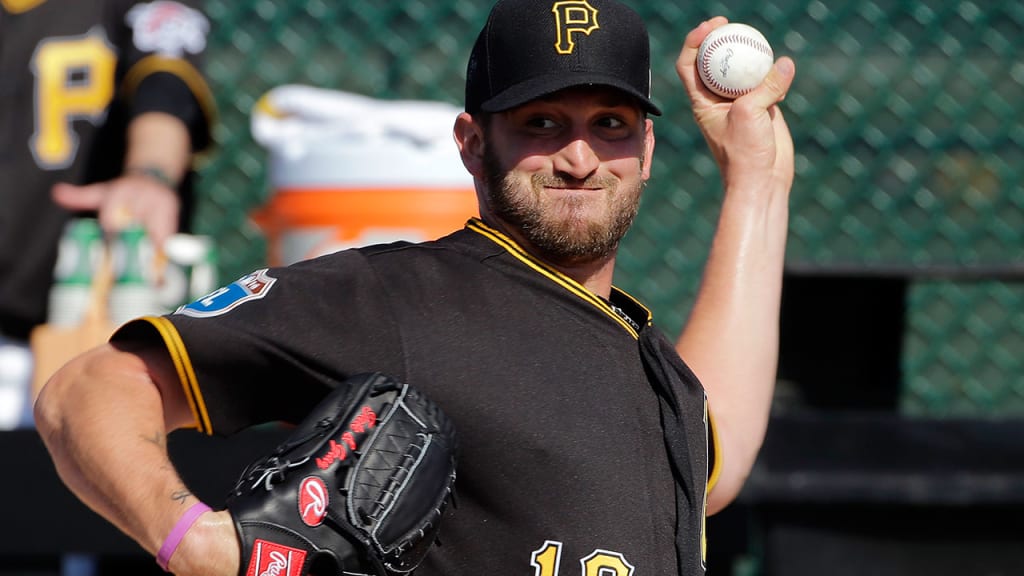 Jonathon Niese threw in the Pirates' indoor batting cages after his scheduled start on Saturday was canceled. (AP)