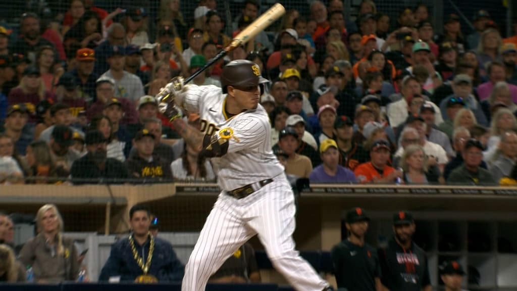 Manny Machado homers to center
