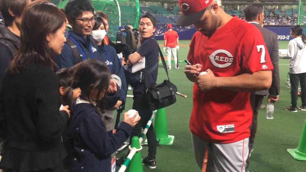 Alyson Footer on X: Fun in Japan: Reds third baseman Eugenio