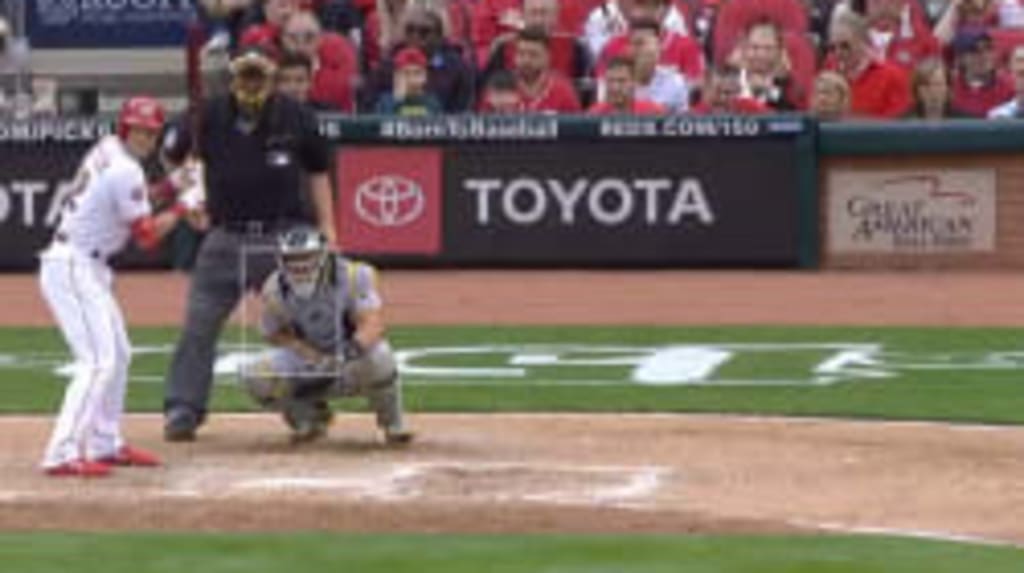 Derek Dietrich steals spotlight on Cincinnati Reds Opening Day