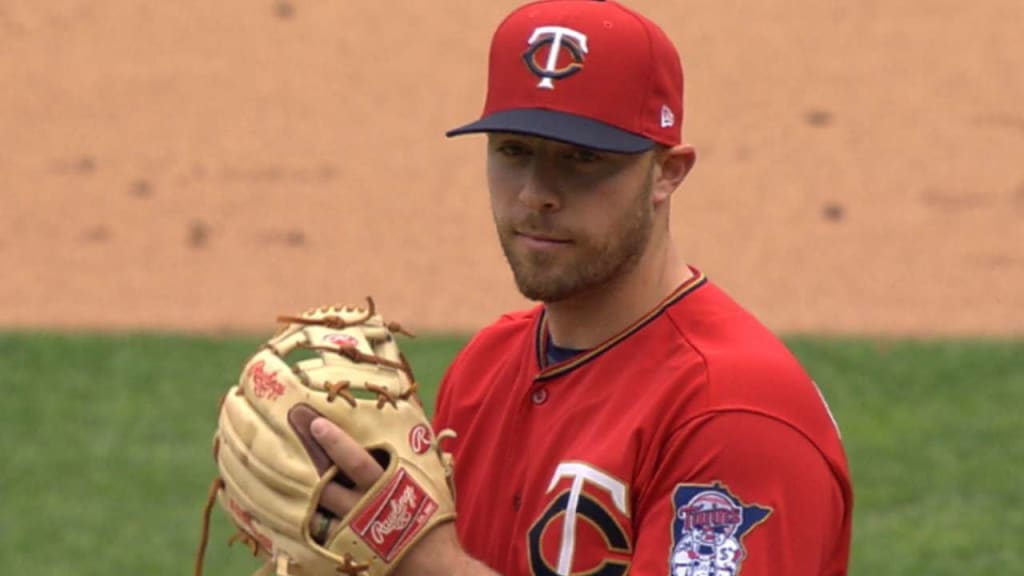 Gimenez induces out in the 9th