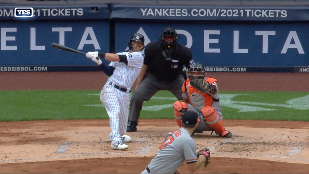 Gleyber Torres hits clutch pinch-hit two-run double