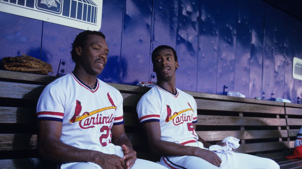 Pitcher tried 17 times to pickoff Cardinals Vince Coleman