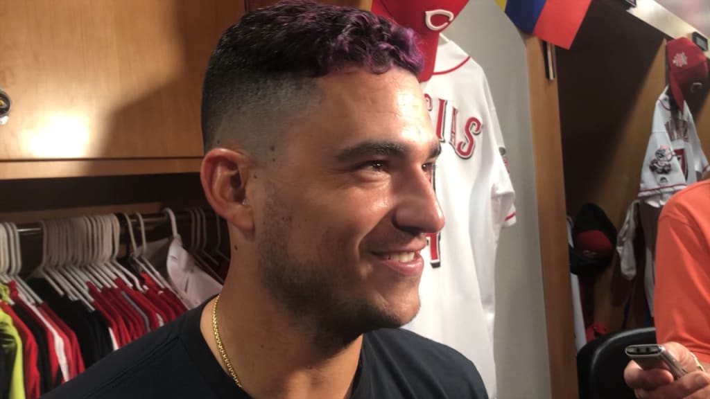 Reds' Eugenio Suarez shows off insane hairdo upon spring training arrival