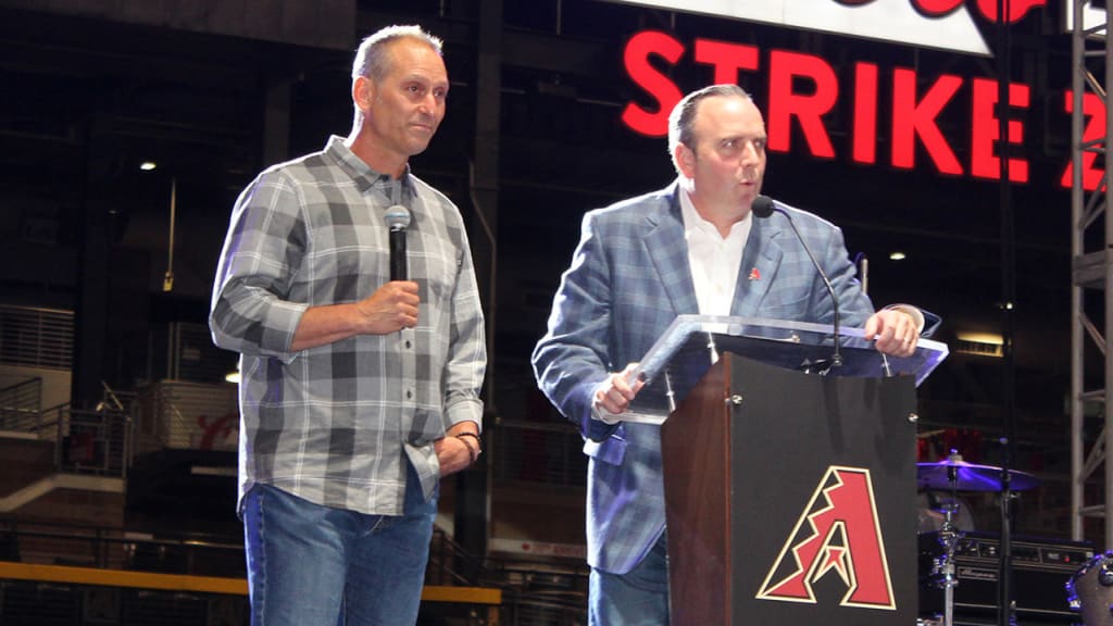D-backs manager Torey Lovullo, left, and team president and CEO Derrick Hall speak at Saturday's Evening on the Diamond.