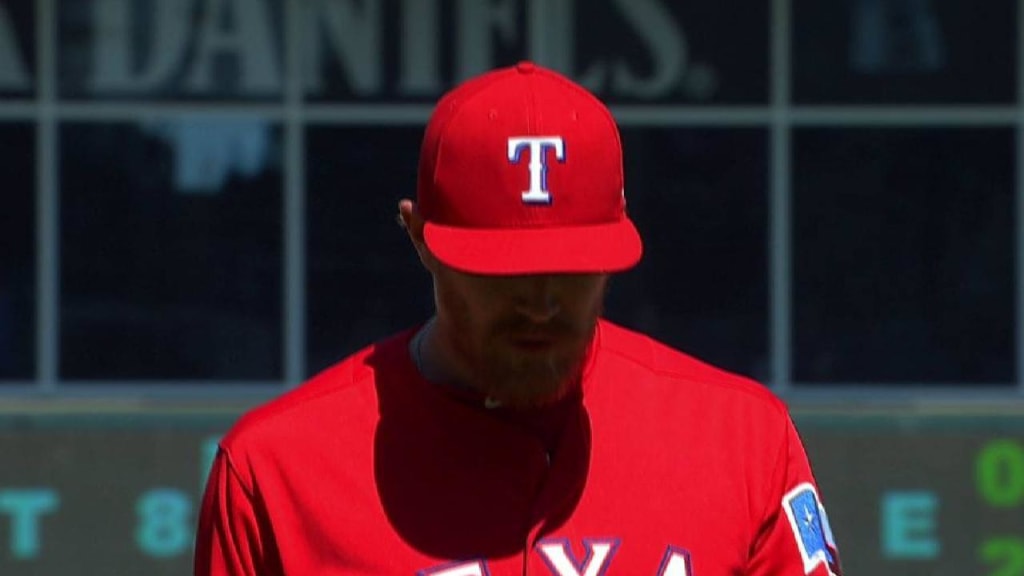 PHOTOS: Joey Gallo, Nomar Mazara and other Rangers pass out