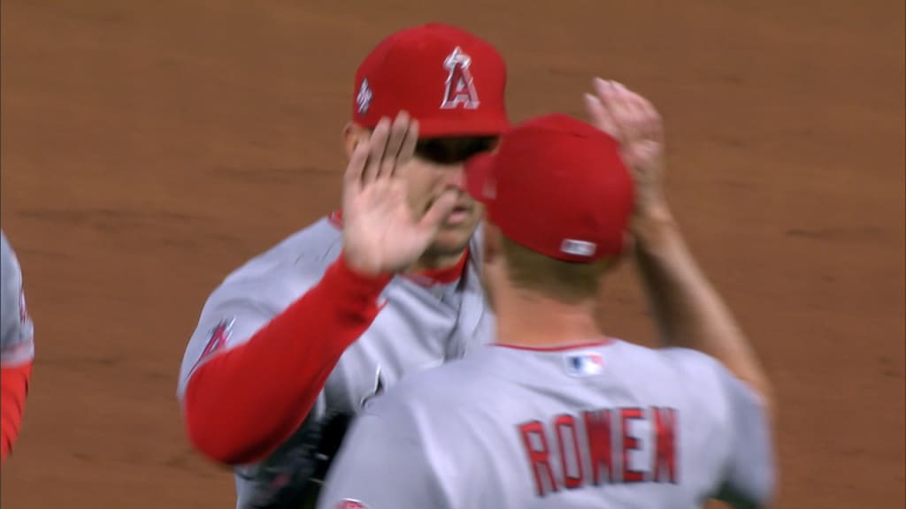 Angels' Ben Rowen goes from submarine delivery to overhand - Los