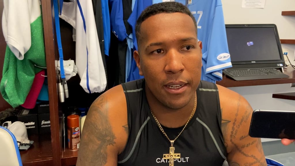 Salvador Perez gets massive Royals World Series tattoo on biceps