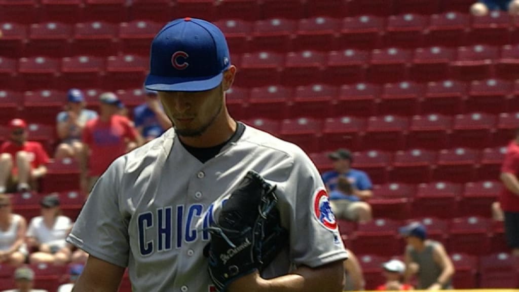 Darvish fans 7 vs. Reds