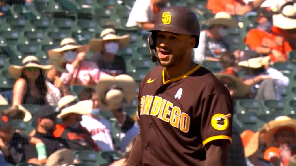 Eric Hosmer, Padres' bats perk up