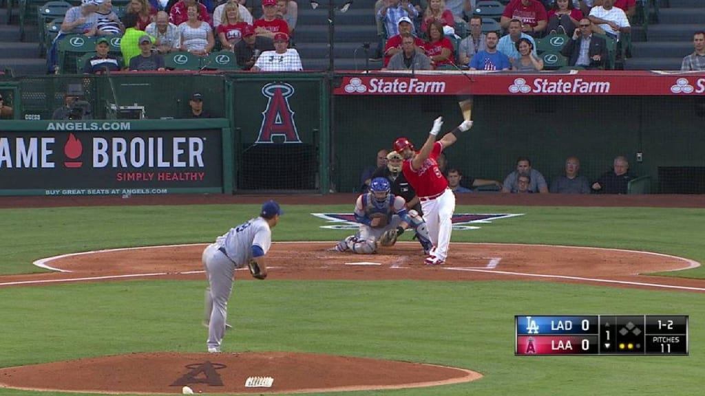 Ryu fans Pujols