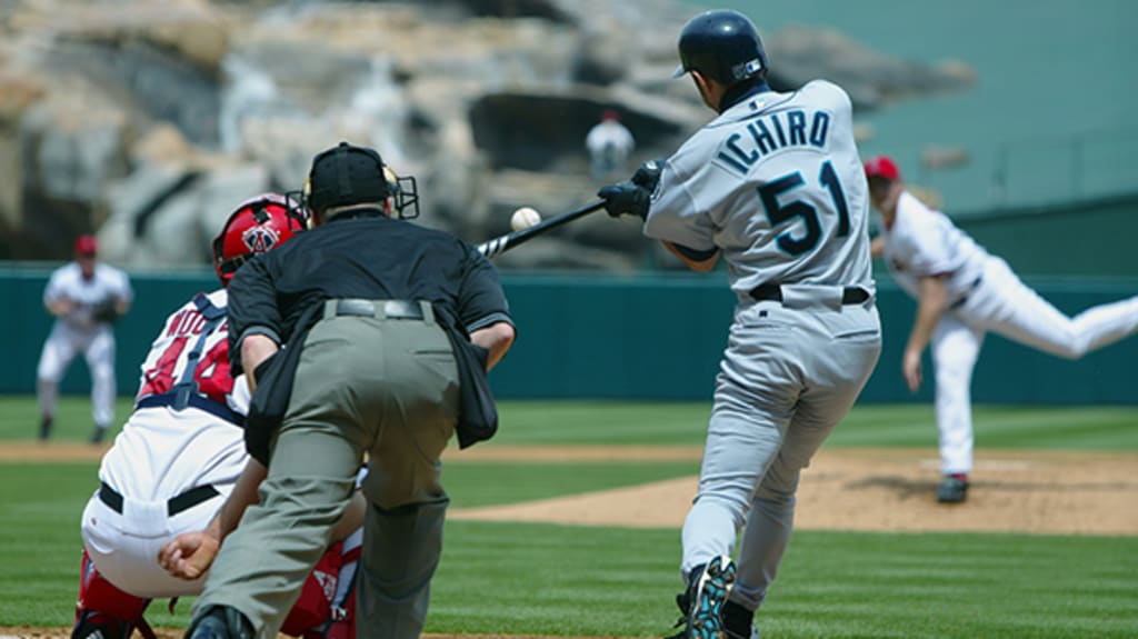 Photos: Ichiro pitches in majors for first time – Sun Sentinel