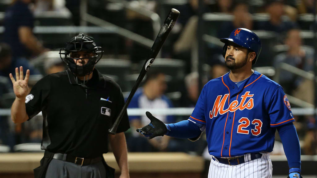 Mets release Adrian Gonzalez