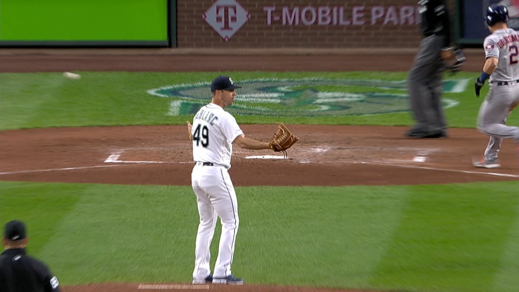 Nobody's home for Moore's throw