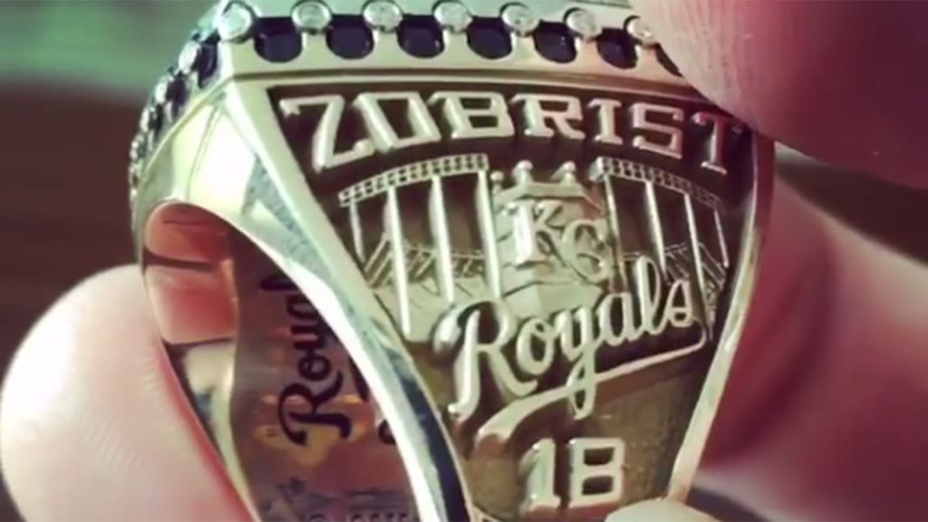 Ben Zobrist gets World Series ring from Royals