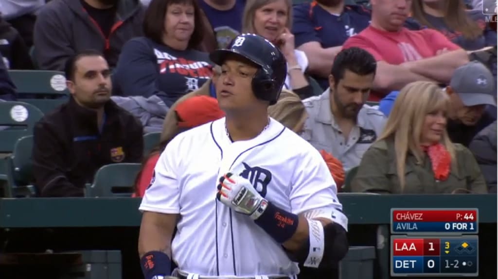 This young fan's Mike Trout-Miguel Cabrera jersey switch earned him six  baseballs and a bat