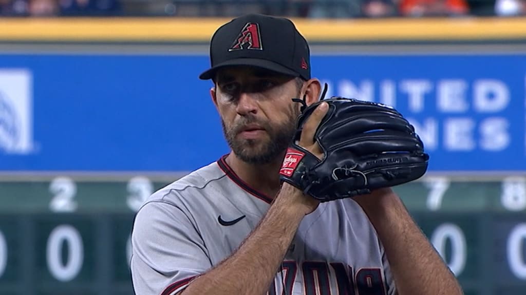 Bumgarner fans three over seven