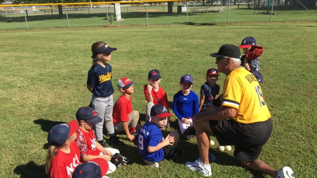 Major League Baseball Players Alumni Association brings Legends for Youth  baseball clinic series to Cincinnati