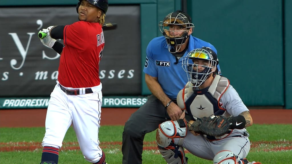 Albert Belle clubs his 16th homer in month of July 