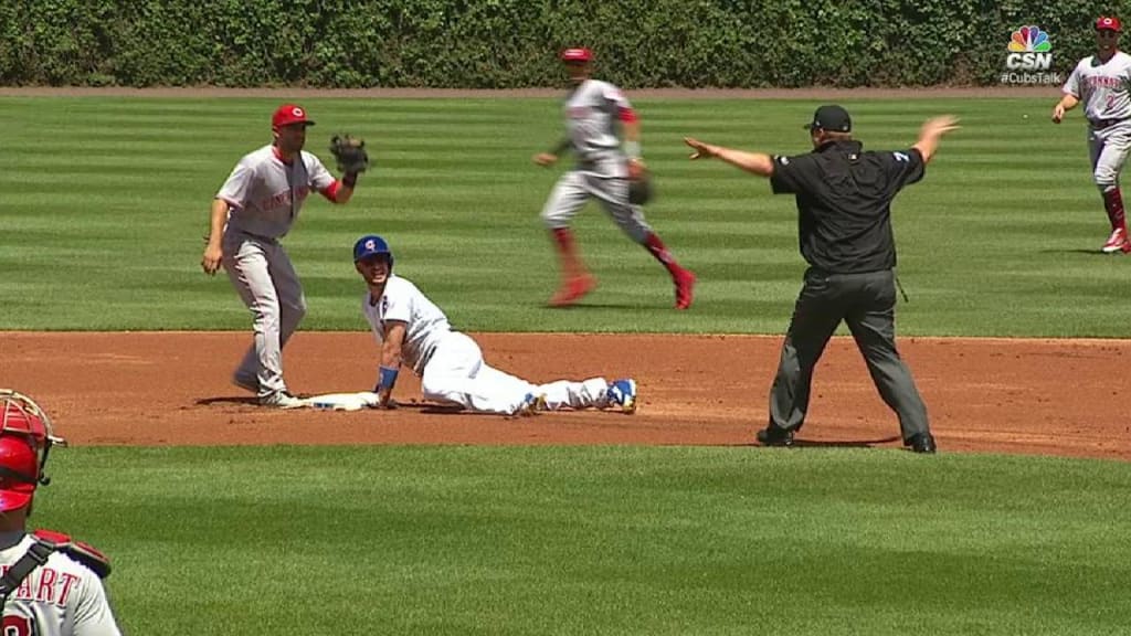 Javy Báez puts the Cubs up by 10 with his grand slam! 