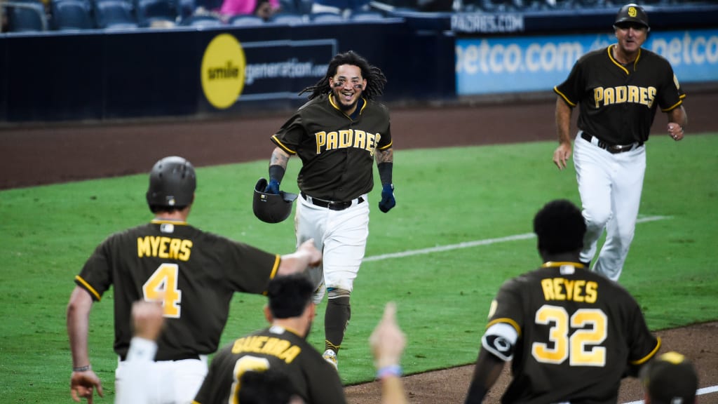 San Diego Padres bring back classic brown and gold colors