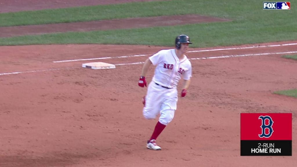 Holt's 2-run homer