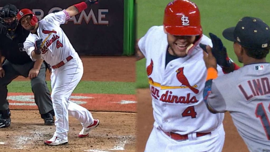 LOOK: Yadier Molina's flashy gold catcher's gear for All-Star game