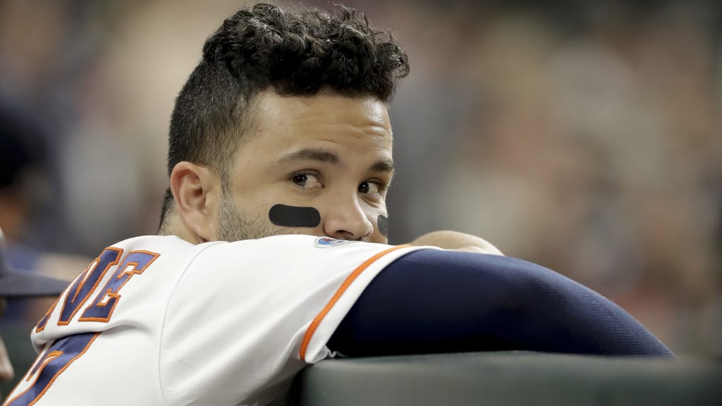Jose Altuve recovering from right knee surgery