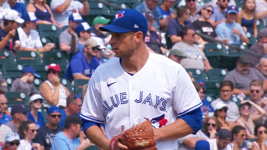 Robbie Ray Makes Mariners Debut In Tilt vs. Cubs