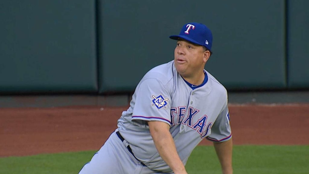 Bartolo Colon perfect till 8th in Rangers' win