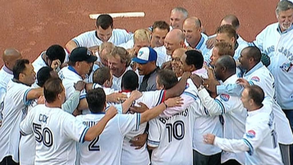 Dale Murphy says it was an 'honor of a lifetime' to be able to wear same  uniform as Hank Aaron 