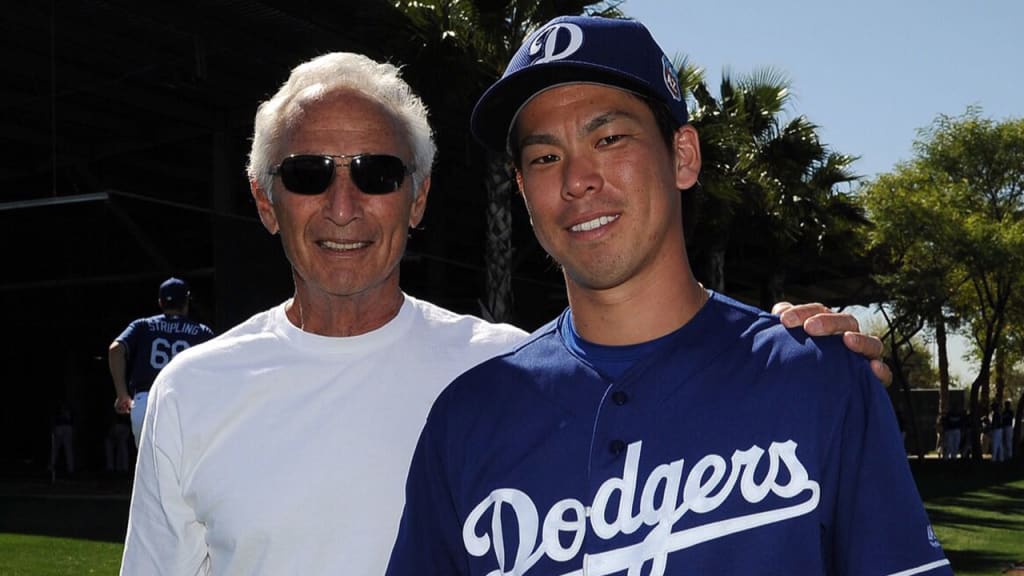 Sandy Koufax comes to Dodgers camp