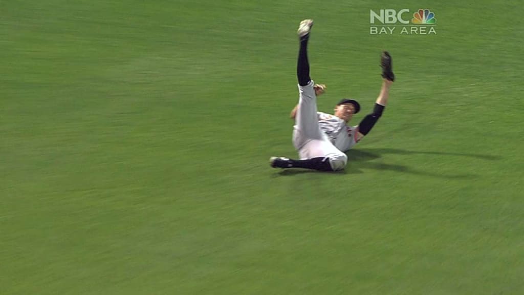 Video: Pablo Sandoval catches final out in foul territory, Giants win 2014 World  Series - NBC Sports