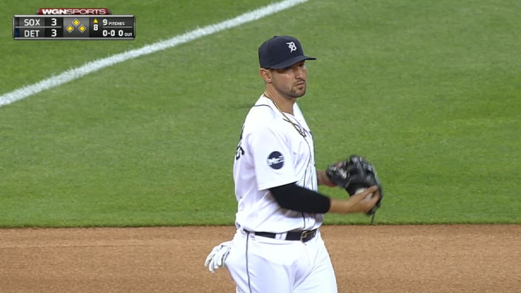 White Sox capitalize on errors